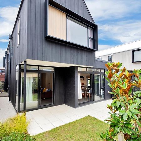 Villa Blissful Breeze Townhouse With Parking And Patio à Auckland Extérieur photo