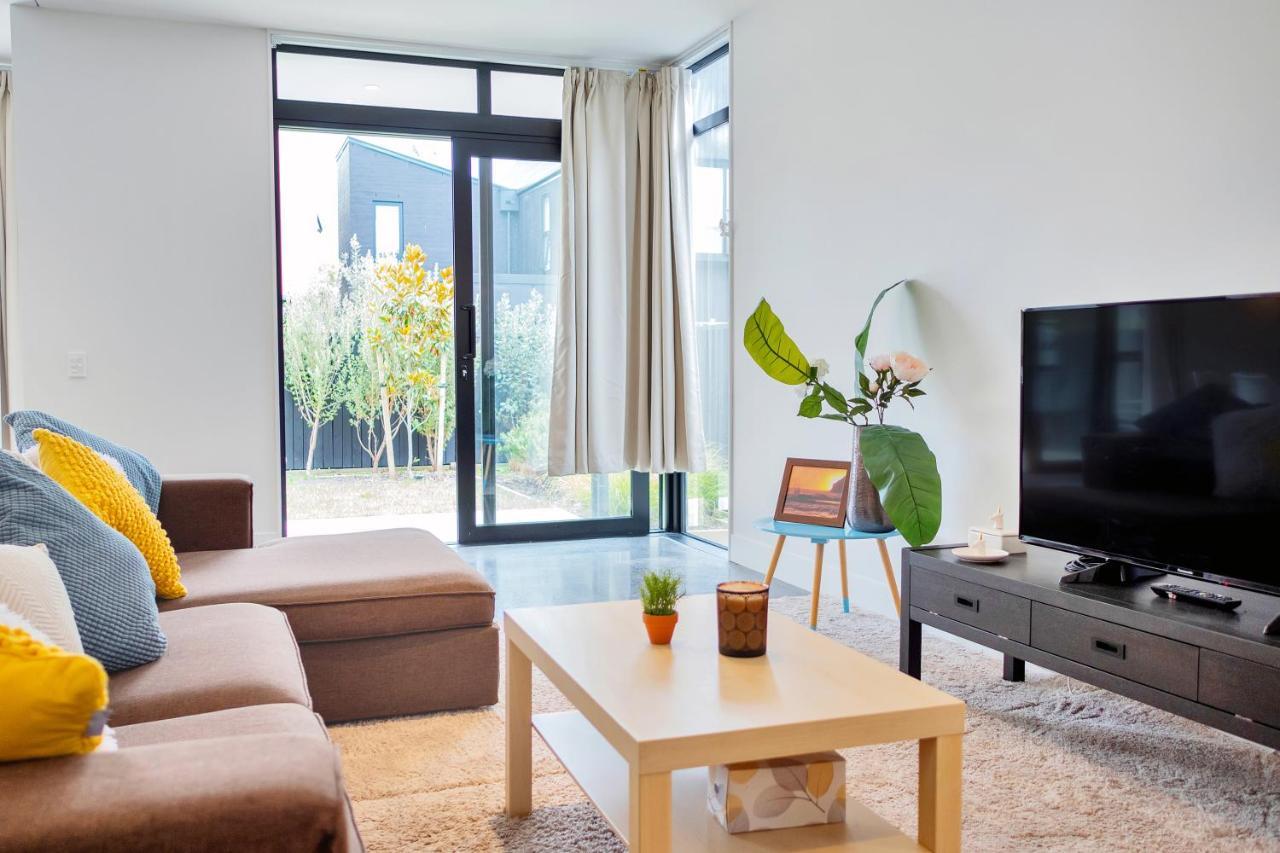 Villa Blissful Breeze Townhouse With Parking And Patio à Auckland Extérieur photo
