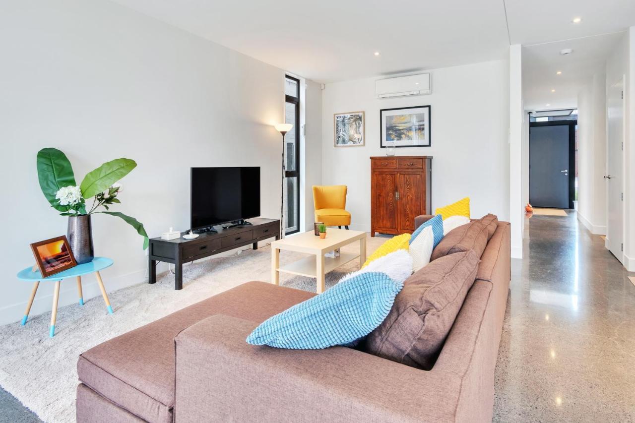 Villa Blissful Breeze Townhouse With Parking And Patio à Auckland Extérieur photo