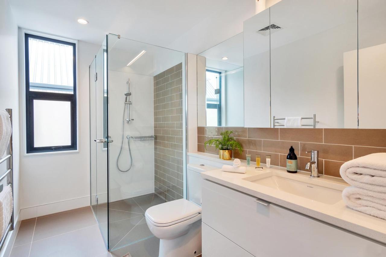 Villa Blissful Breeze Townhouse With Parking And Patio à Auckland Extérieur photo