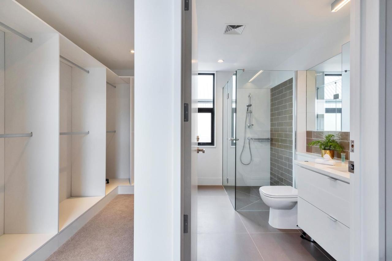 Villa Blissful Breeze Townhouse With Parking And Patio à Auckland Extérieur photo