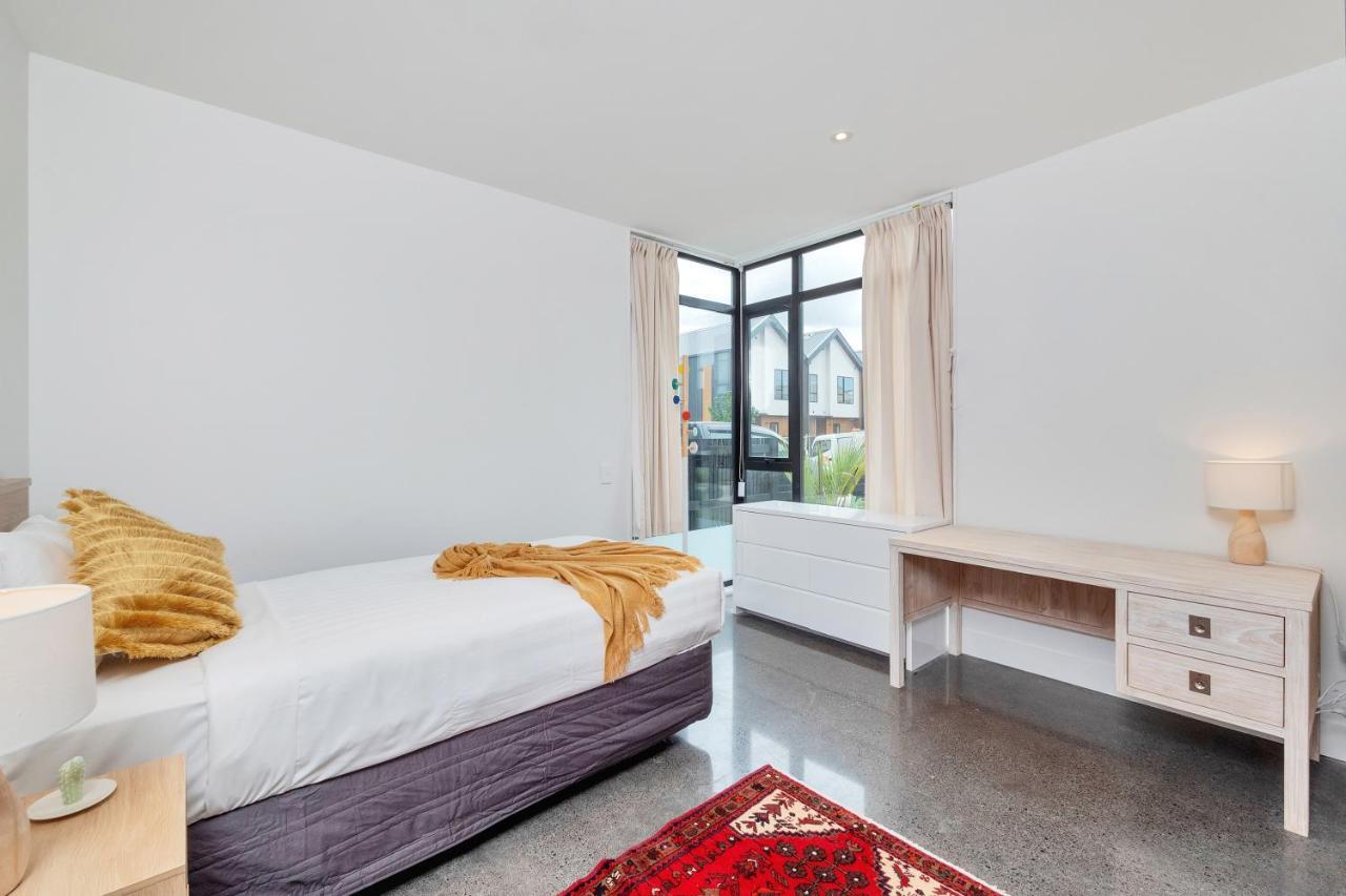 Villa Blissful Breeze Townhouse With Parking And Patio à Auckland Extérieur photo