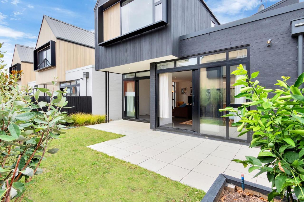 Villa Blissful Breeze Townhouse With Parking And Patio à Auckland Extérieur photo