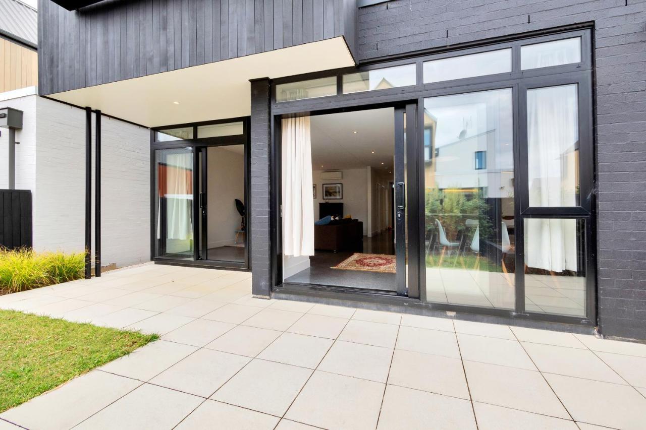Villa Blissful Breeze Townhouse With Parking And Patio à Auckland Extérieur photo