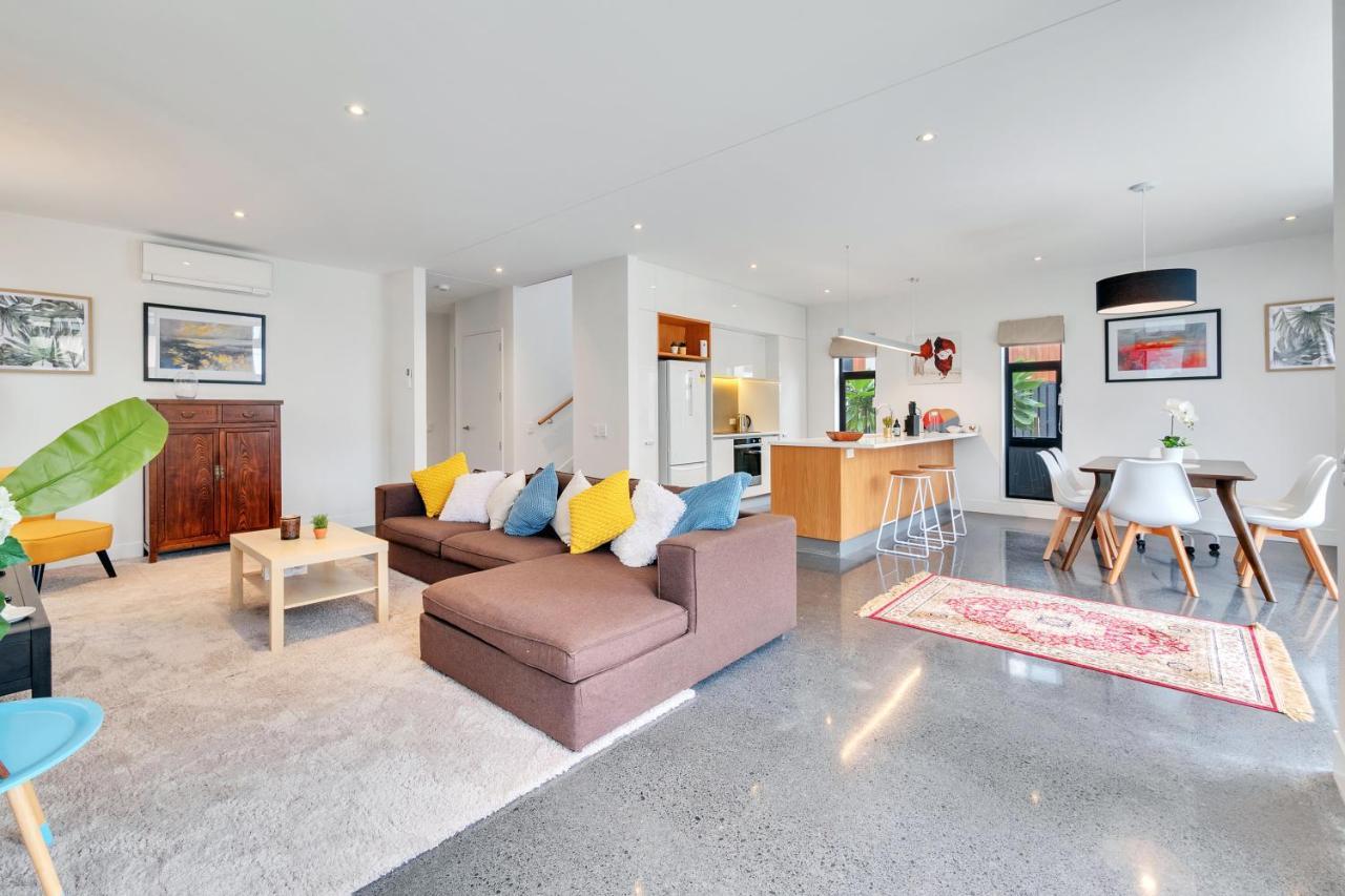 Villa Blissful Breeze Townhouse With Parking And Patio à Auckland Extérieur photo